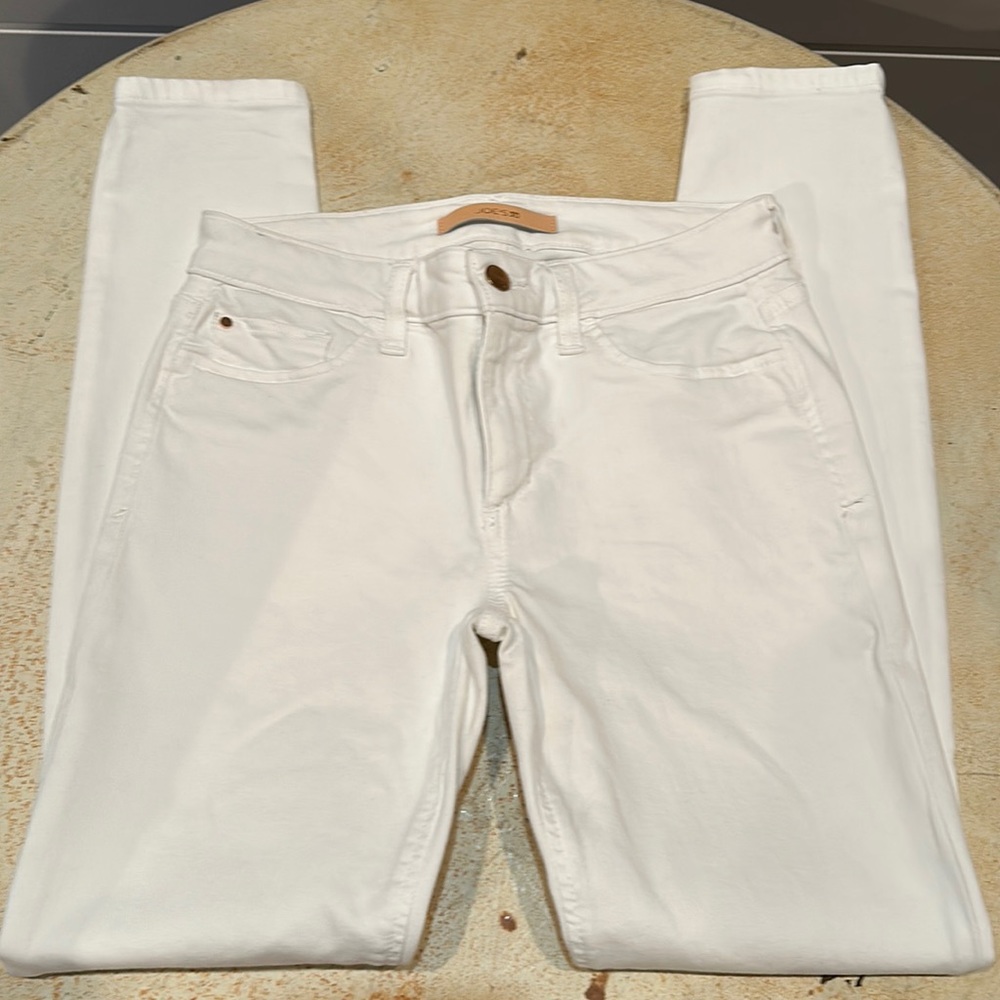Joe’s white jeans